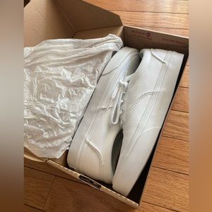 Vans womens doheny size 7 shoes